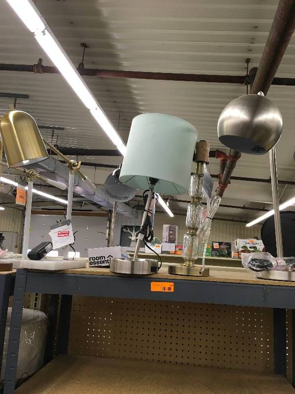 lot 133 image: Misc Lamps