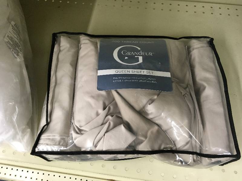 lot 143 image: Grandeur 700 Thread Count Queen Sheets, Retail $29.99