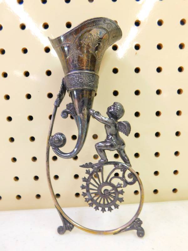 lot 388 image: SILVER PLATE DECOR ITEMS