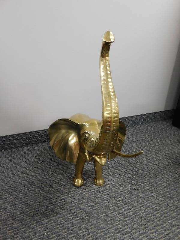 lot 38 image: Brass Elephant Decor