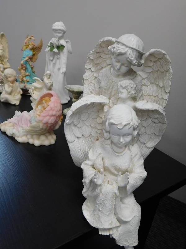 lot 50 image: Angel Figurines