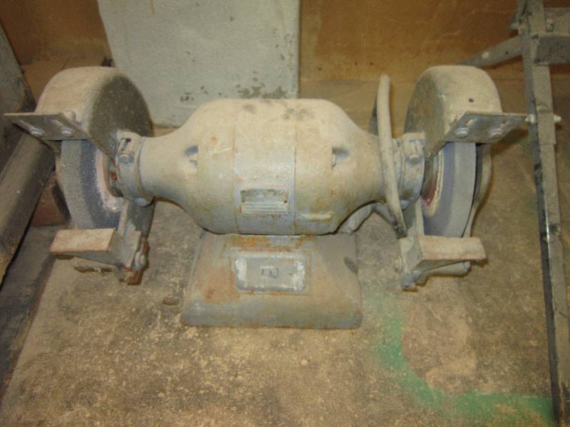 lot 4 image: Black & Decker10 Inch ball bearing ...