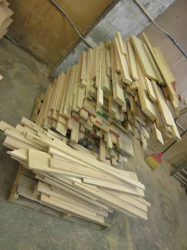 lot 27 image: Pallet of wood pieces, hardwood, Mi...