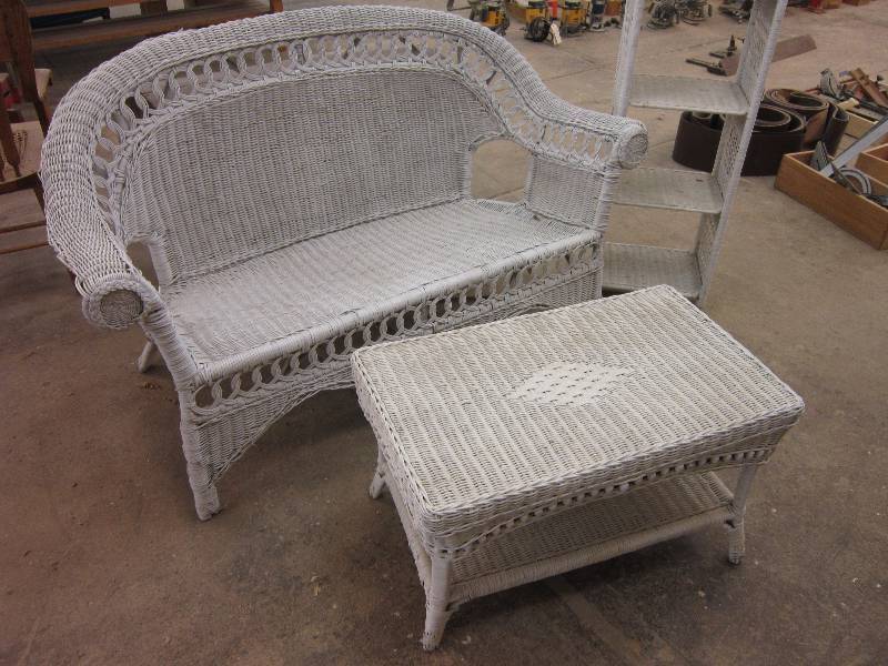 lot 30 image: Lot of wicker patio furniture...