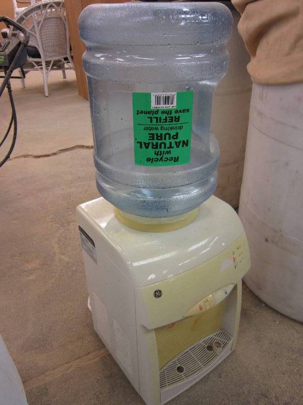 lot 41 image: GE Water Dispenser...