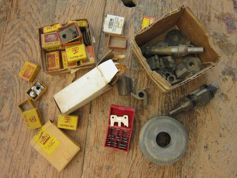 lot 88 image: Lot of Delta shaper parts and cutte...