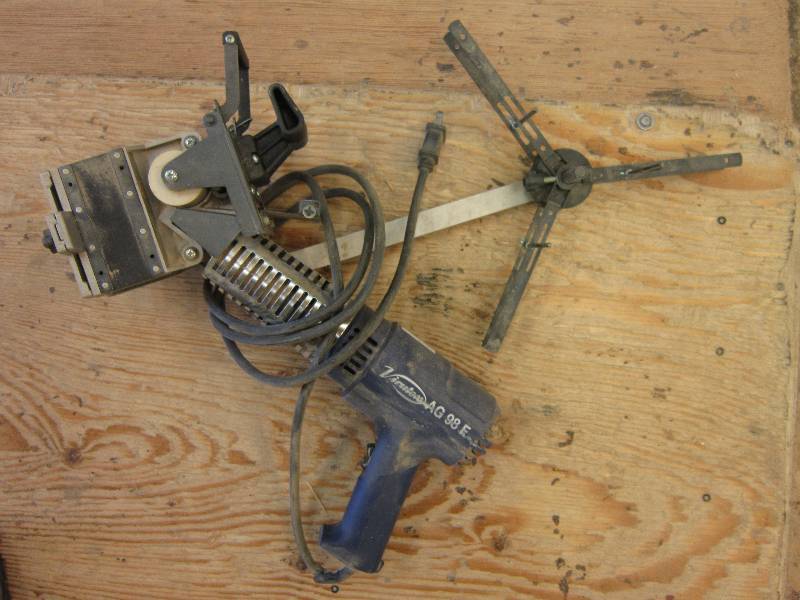 lot 90 image: Hand held hot air edge bander...