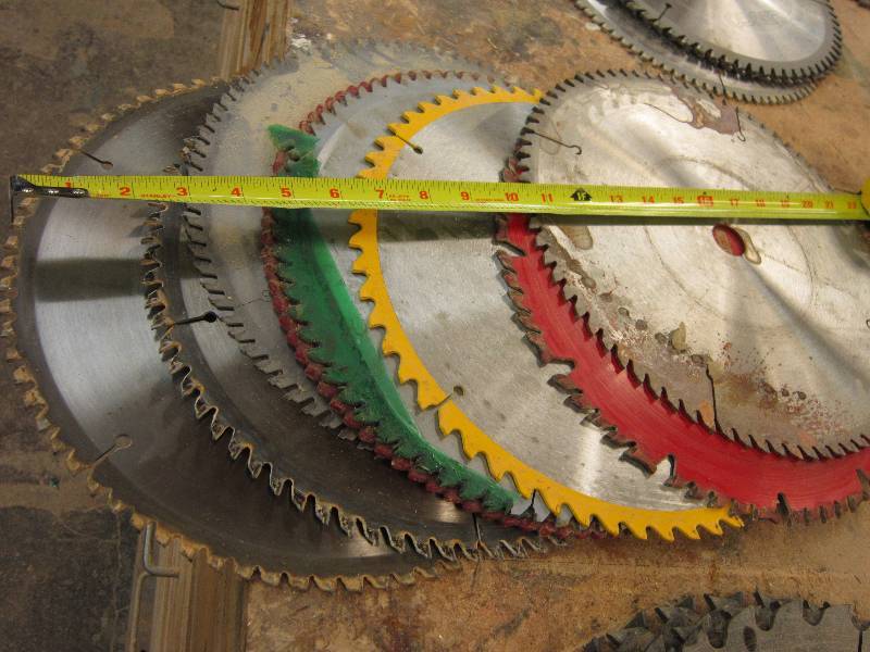 lot 122 image: 6 12 blades 1 bore,  2 12 1 18...