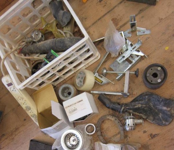 lot 145 image: Lot of assorted tools and hardware...