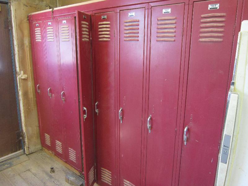 lot 155 image: Set of 8 metal lockers  8.5 wide 6...