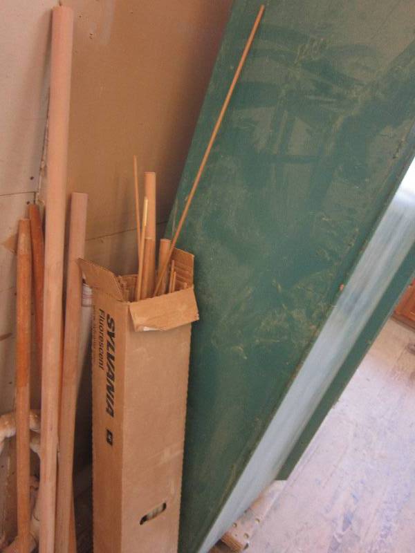lot 158 image: Lot of assorted wood dowels...