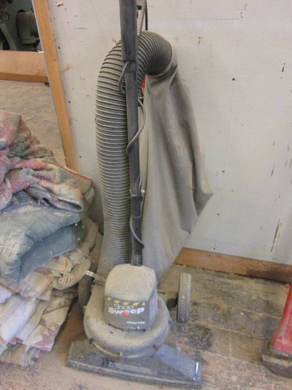 lot 160 image: Shop Sweep shop vacuum...