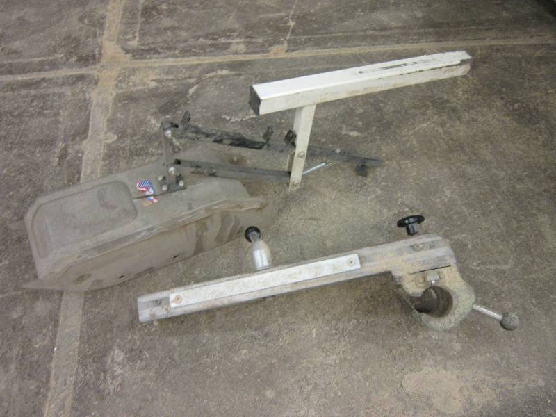 lot 171 image: Beismeier Dado head over arm table ...