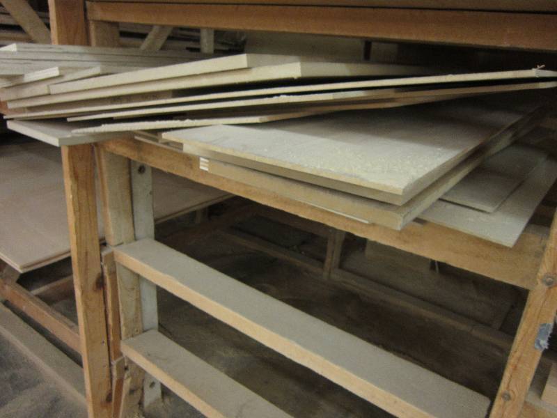 lot 194 image: Misc. Hardwood plywood scraps 14 a...