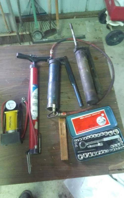 lot 28 image: 40 Piece Socket Set, Grease Guns, Air Pumps