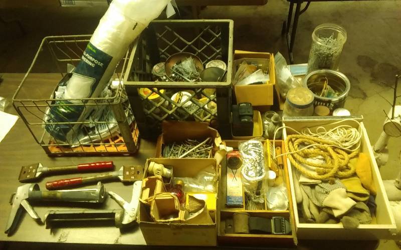 lot 34 image: Lot Of Hardware