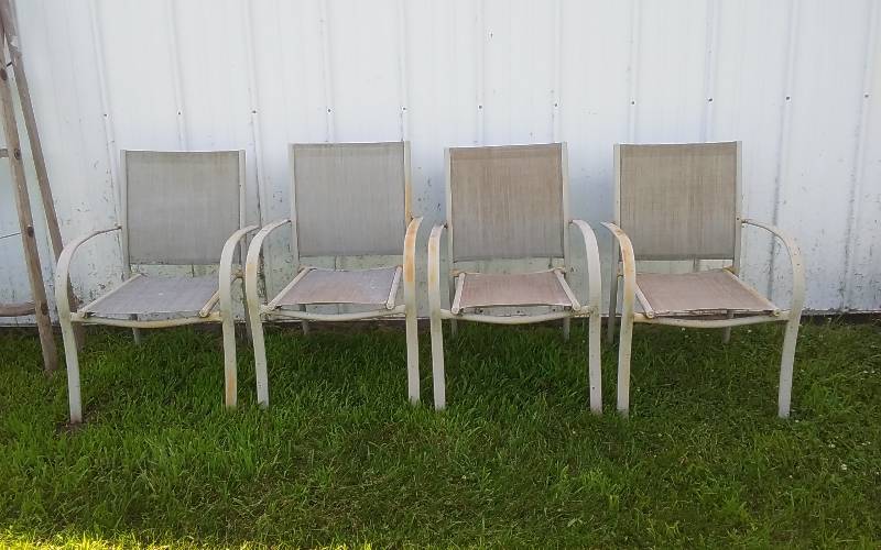 lot 47 image: 4-Metal Frame Patio Chairs