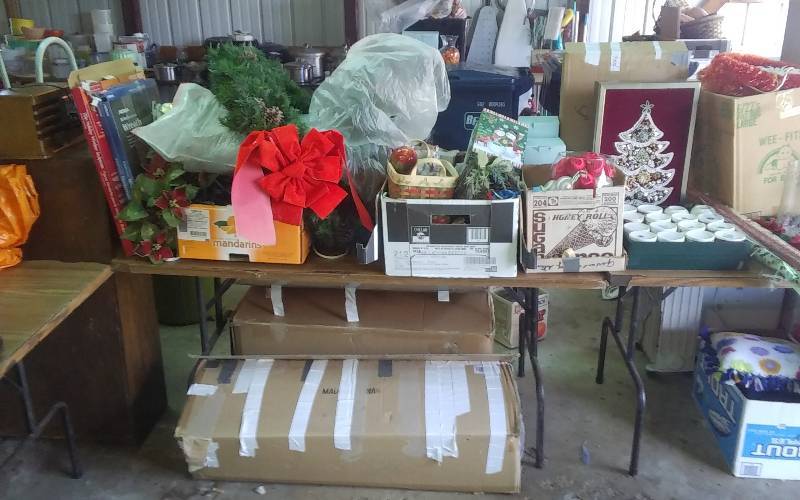 lot 54 image: Large Lot Of Christmas Decor