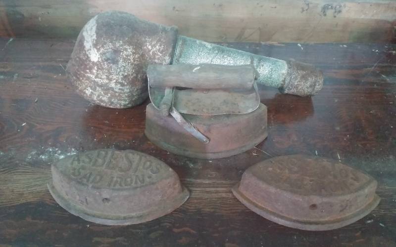 lot 82 image: 3-Old Sad Irons, Old Pump Bell End