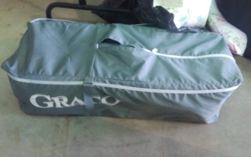 lot 103 image: Graco Pack N Play