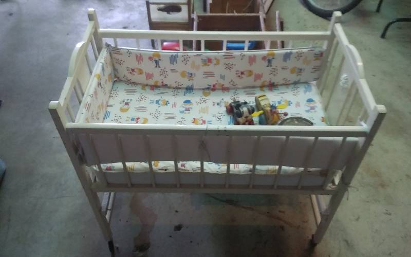 Vintage Crib Or Doll Bed 2 Old Fisher Price Toys 35x20x33