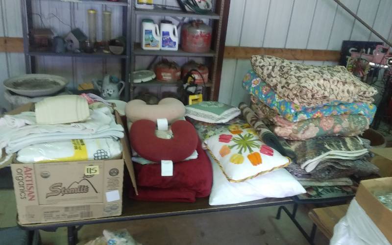 lot 115 image: Large Lot Sheets, Blankets, Pillows, Rugs, Comforters