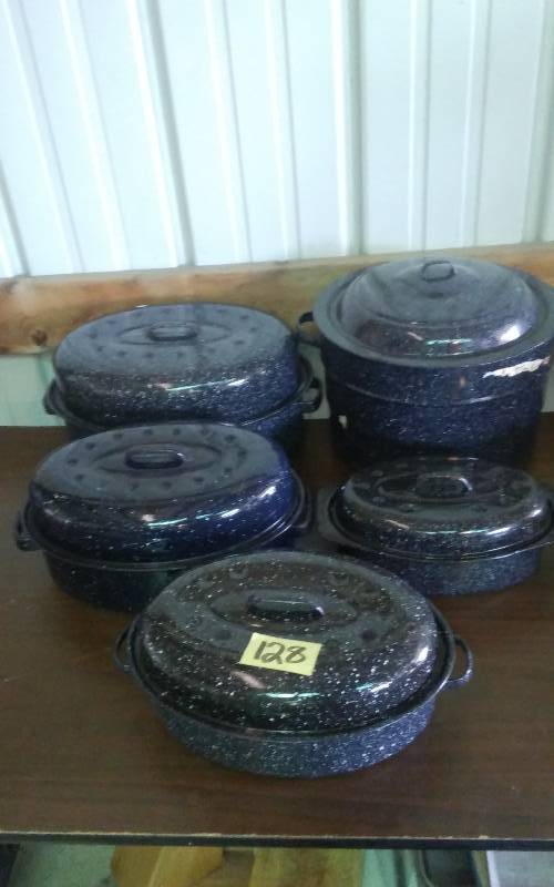 lot 128 image: Enamel Roasters & Canner With Insert