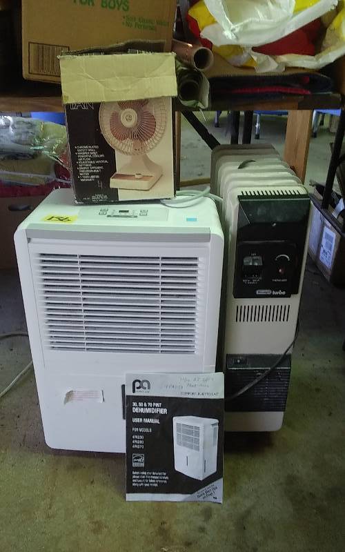 lot 136 image: Perfect Aire Dehumidifier, DeLonghi Heater