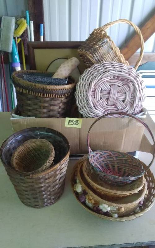 lot 138 image: Large Lot Of Wicker Baskets