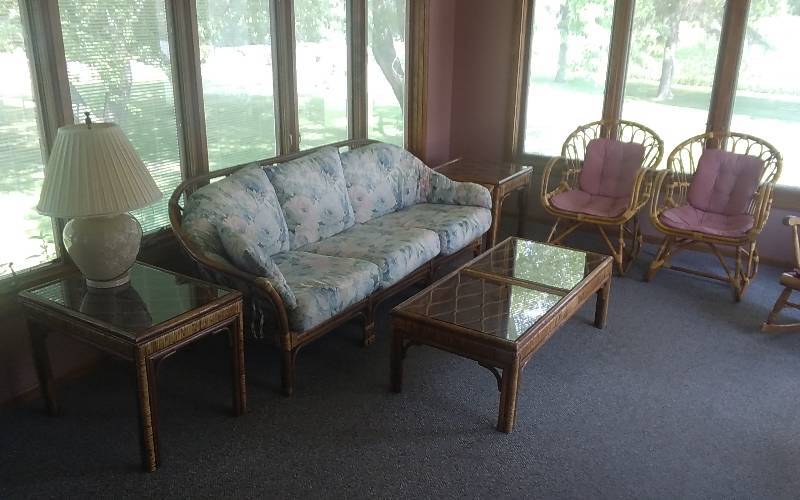 lot 145 image: Rattan Sun Room Set