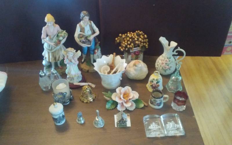 lot 153 image: Lot Of Collectibles, Lefton, Figurines, Hand Painted & Others