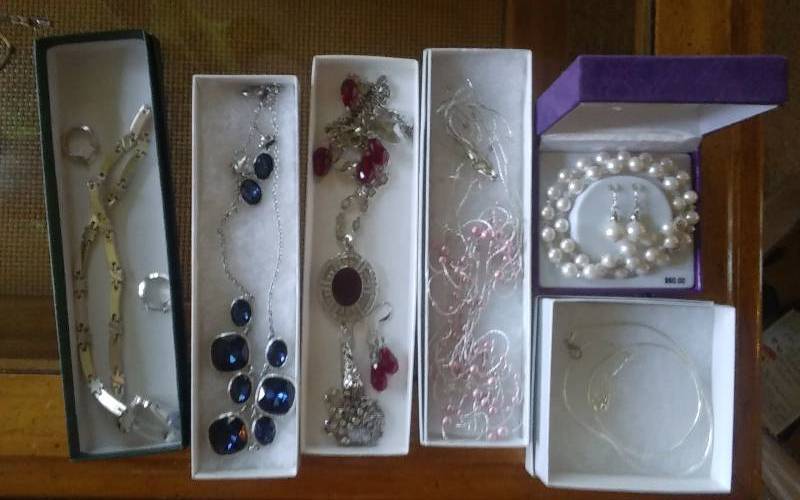 lot 171 image: Lot Of 4-Necklaces & Earring Sets & 2-Other Necklaces