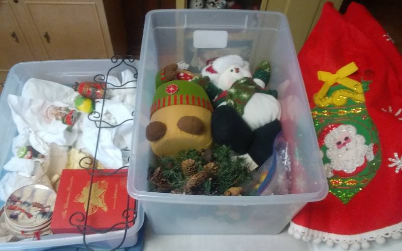 lot 188 image: 2-Tubs Christmas Decor & Tree Skirt (Hand Made)