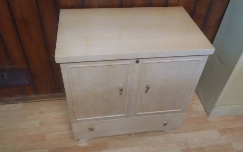 lot 196 image: Lane Cedar Chest With Key 29x18x31