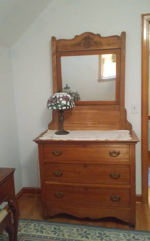 lot 207 image: Old Antique Dresser With Mirror 40x19x76, Includes Lamp & Dresser Scarf