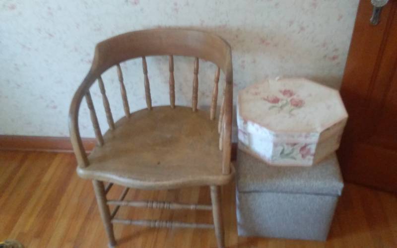 lot 209 image: Wood Chair, Storage Ottoman, Floral Hat Box