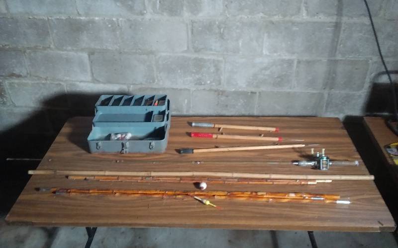 lot 212 image: Lot Of Fishing Related
