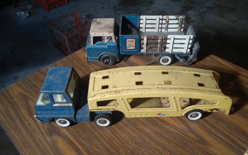 lot 217 image: 2-Old Trucks 1-Nylint Ford Truck, Structo Turbine Car Carrier