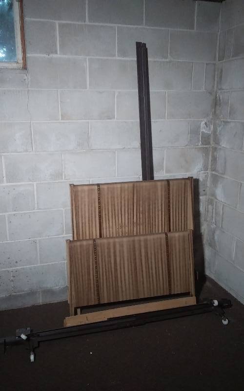 lot 233 image: Vintage Metal Bed 36 Inches (Single) Includes Head Board Foot Board & Rails
