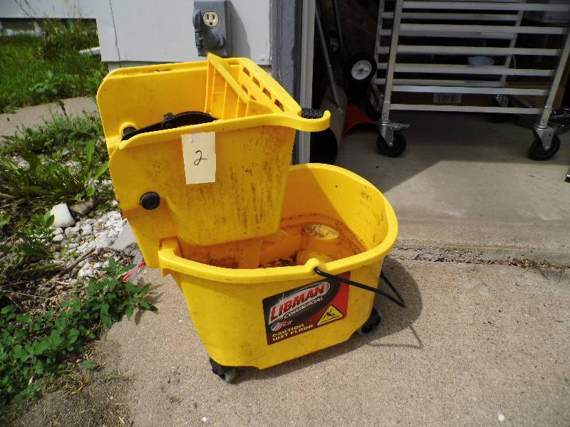 lot 2 image: Mop Bucket