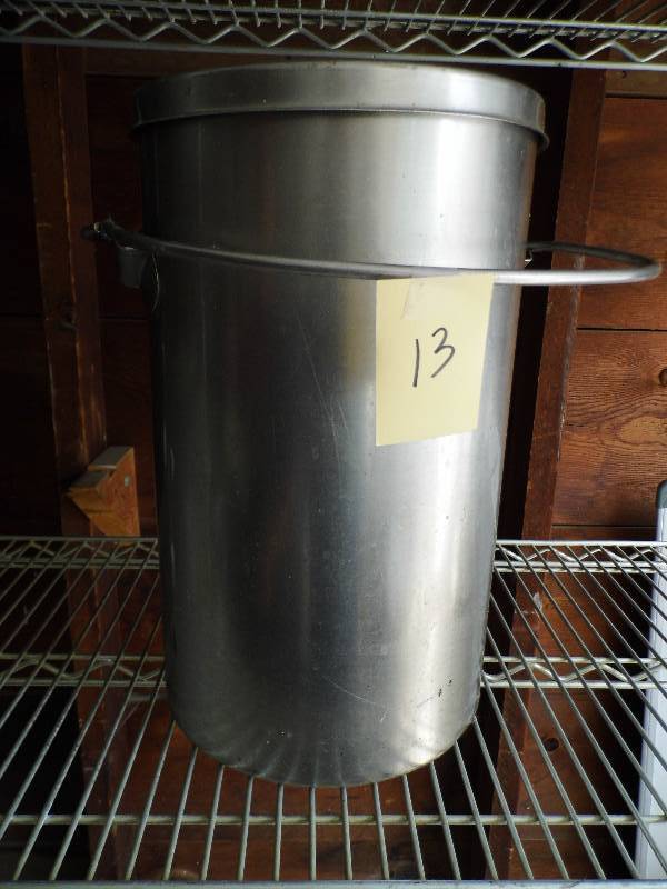 lot 13 image: Stainless Steel Pot wLid
