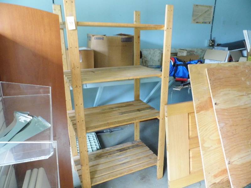 lot 29 image: Wooden Shelf