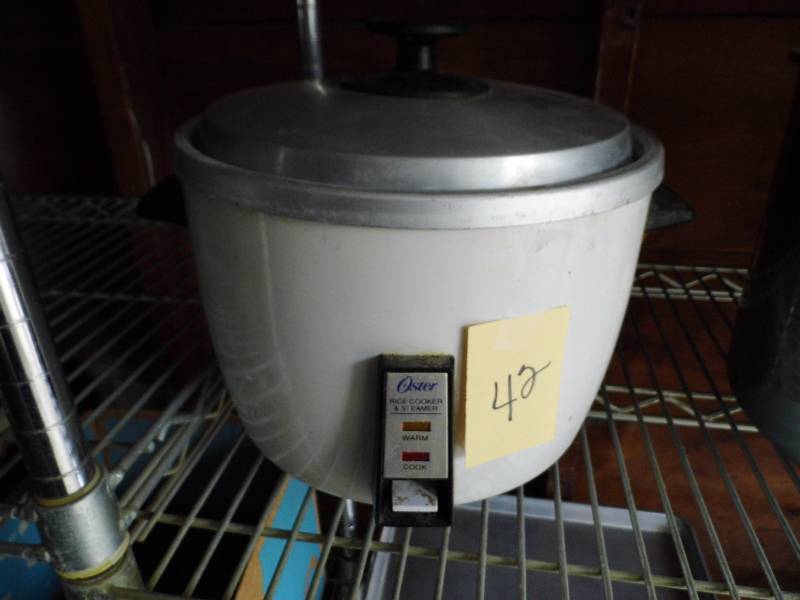 lot 42 image: Oster Rice Cooker  Steamer