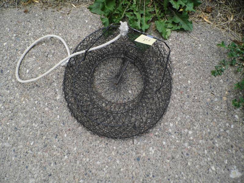 lot 74 image: Fishing Basket