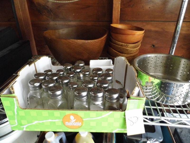 lot 82 image: Wooden Salad Bowl - Steamer Basket