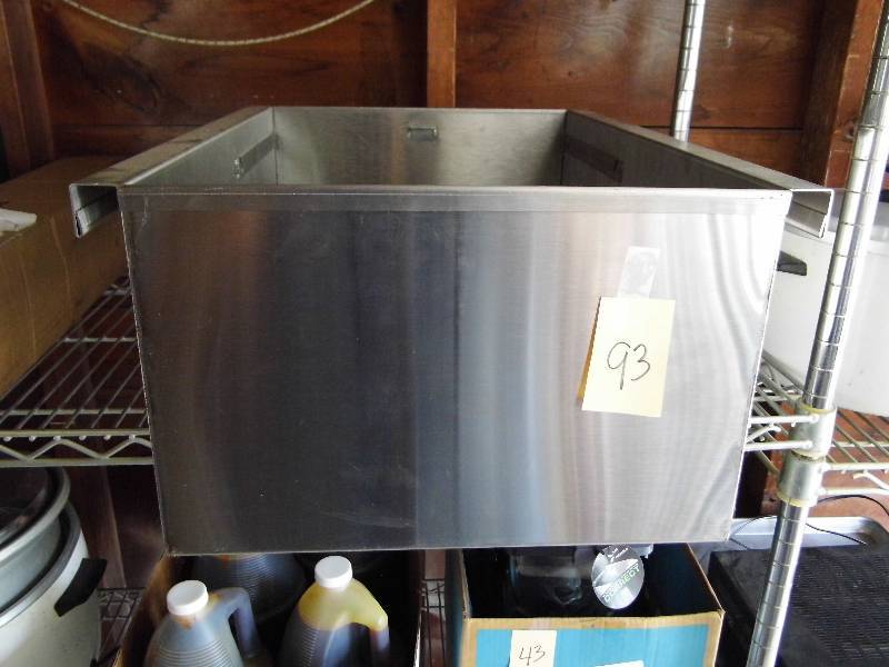 lot 93 image: Oil Filter Tank