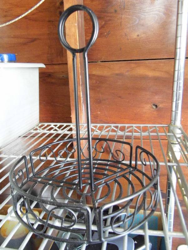 lot 95 image: Condiment Holders - Utensil Holders