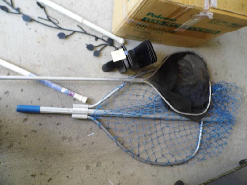 lot 113 image: Lot of 2 Fishing Nets - Dcor Rods - Book Ends