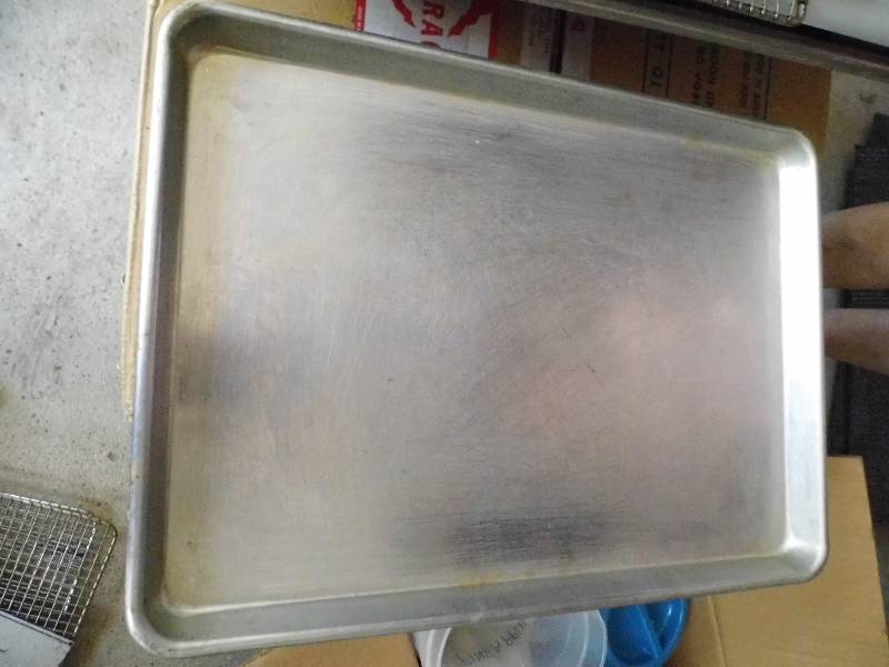lot 114 image: Lot of 4 Half Size Baking Pans