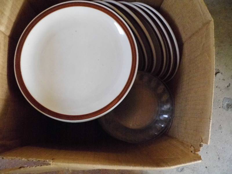 lot 119 image: China Plates